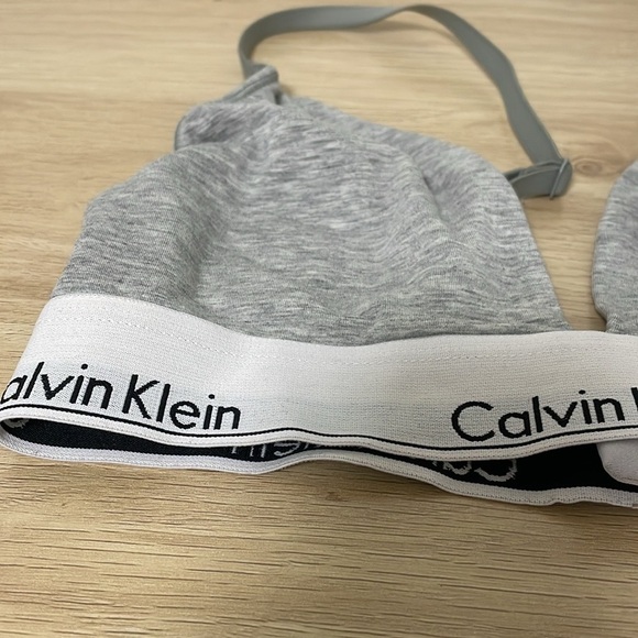 Calvin Klein Gray Bralette Size Medium - Picture 2 of 5